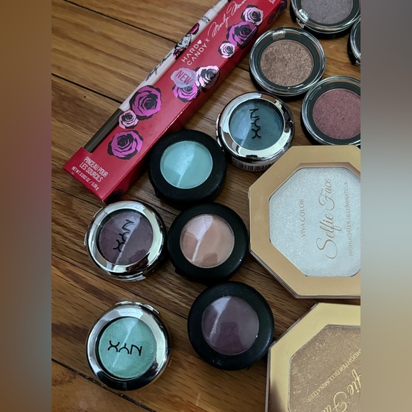 Make up bundle - Picture 2 of 8